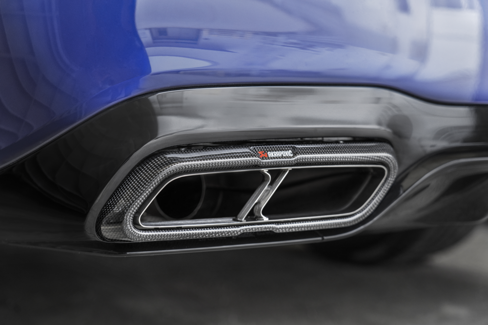 Akrapovic Carbon Tail Pipe Set - High Gloss for Mercedes E 63/E 63 S Sedan/Estate (W213/S213)