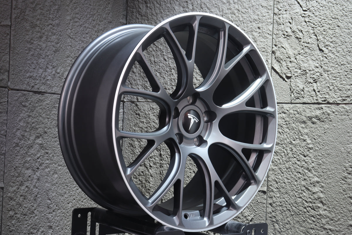 WheelWork Customs LC818 mesh forged performance wheels, close-up detail